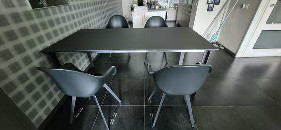 Montel Table with 4 Eames Bucket Chairs – Dining set, Metal (photo 12 of 15)