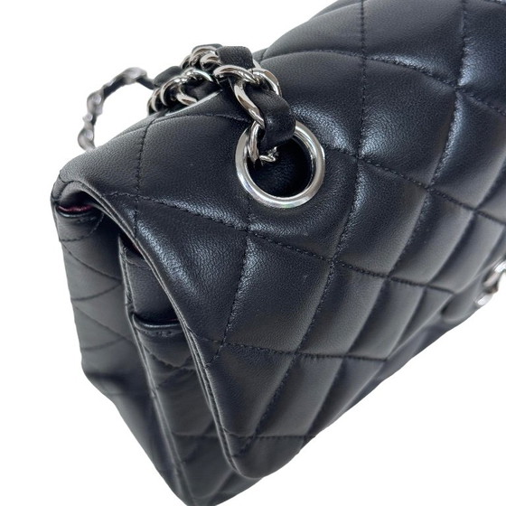 Chanel Classic Flap Small – Crossbody bags, Lambskin (photo 5 of 17)