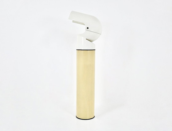 Lampadaire Mezzo Pileo par Gae Aulenti pour Artemide, 1970s – Metal, Plastic (photo 9 of 16)