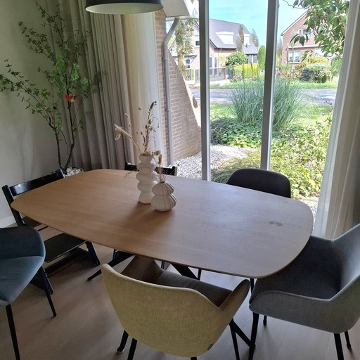 Table à manger ovale danoise kas20