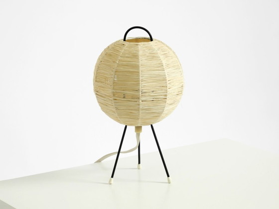 Image 1 of Beautiful mid-century modern tripod raffia table night lamp in very good vintage condition