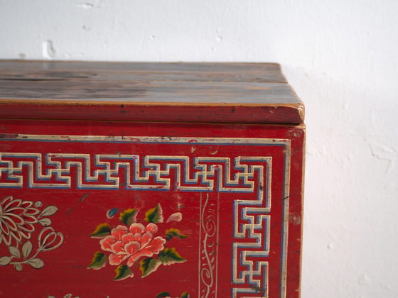 Malle chinoise ancienne peinte en bois de pin – Chine, circa 1930 – Armoires de rangement, Metal (photo 31 of 40)