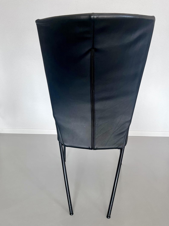 Image 1 of 6 sillas de comedor Montis Spica de cuero negro