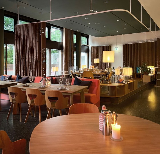 Image 1 of Tavolo in rovere massiccio, design Sylvain Willenz per Quodes, lunghezza 200 cm