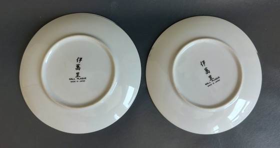 Image 1 of Vintage Hand-Painted Imari Wall Plates with Floral & Bird Motifs - Set of 2