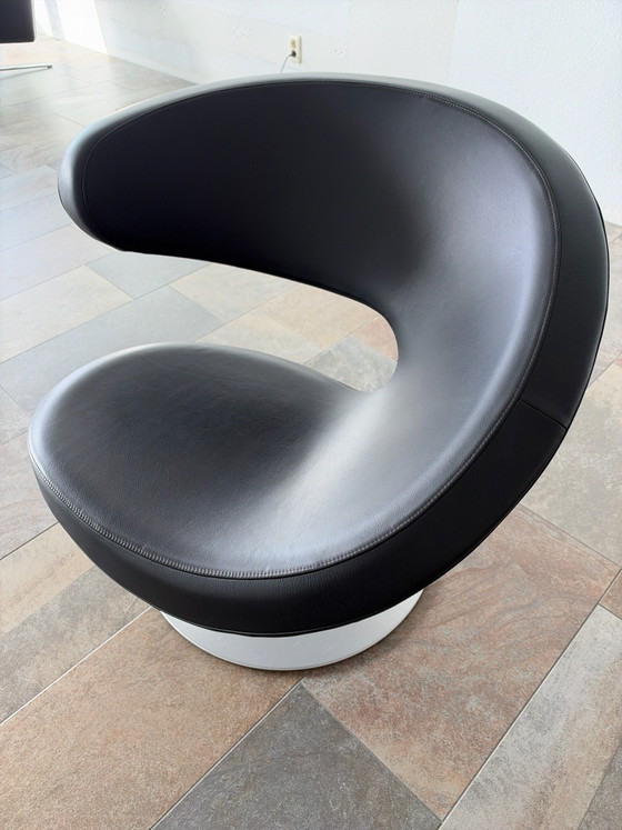 Poltrona design Variér Peel Club | Olav Eldøy | Pelle nera | Girevole, Poltrone, Metallo, Nero (foto 5 di 5)
