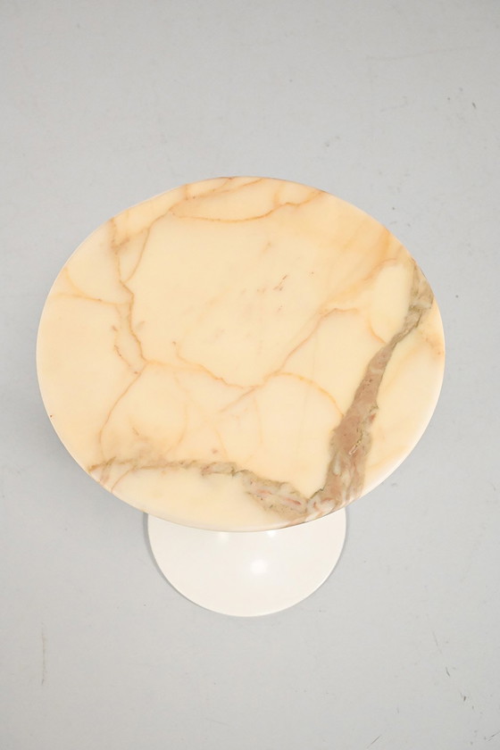 Image 1 of Eero Saarinen bijzettafel voor Knoll