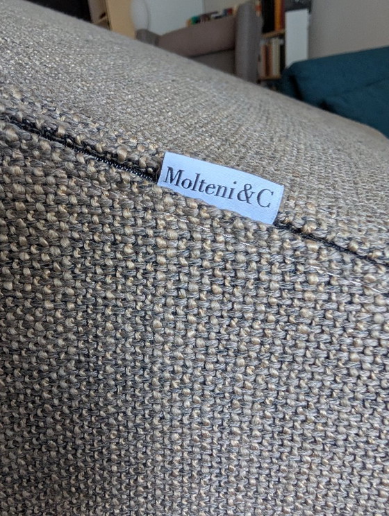 OPPORTUNITY Design Classic: Molteni&C, Doda Armchair – Textile (photo 2 of 5)