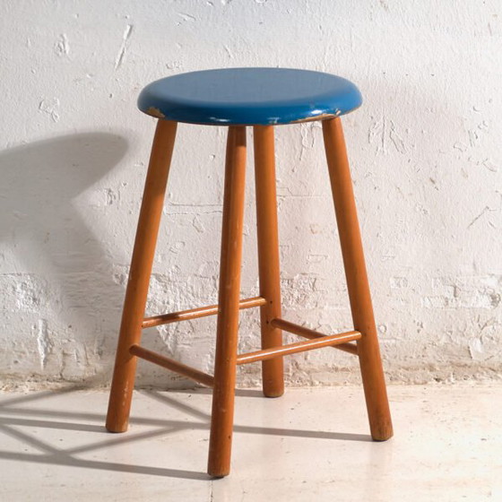 Taburete de madera antiguo con asiento redondo – Europa Central, circa 1950 – Vintage (photo 5 of 40)