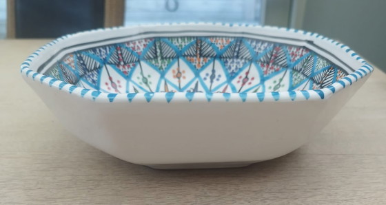Image 1 of Unieke handgeschilderde schaal uit Tunesië – Vintage Nabeul 23 cm
