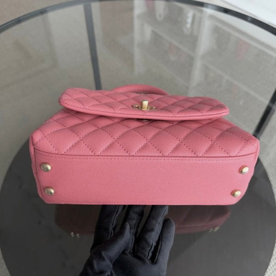 Image 1 of Chanel Coco Handle Small - Pelle trapuntata color caviale rosa con finiture dorate Serie 27
