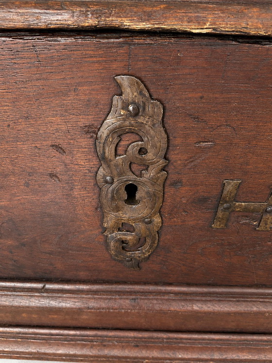 Image 1 of Baule/cassapanca antico in rovere con coperchio arcuato - XVII/inizio XVIII secolo