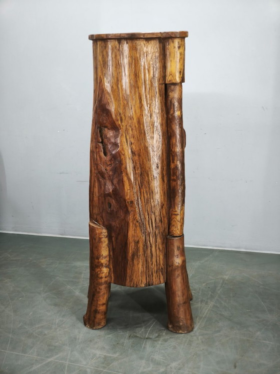 Armoire Sculpturale Brutaliste Française en Bois d'Orme Massif des Années 1960 – Armoires de rangement (photo 2 of 16)