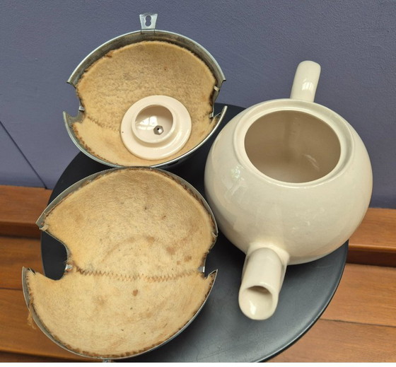 Image 1 of Ever Hot 'insulated' teapot.