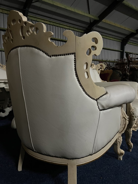 Image 1 of 2 barocke Sessel mit Lederbezug