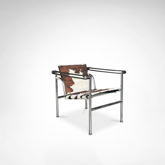 Image 1 of LC1 fauteuil van ponyhuid, ontworpen door Le Corbusier e.a. voor Cassina, jaren 80.