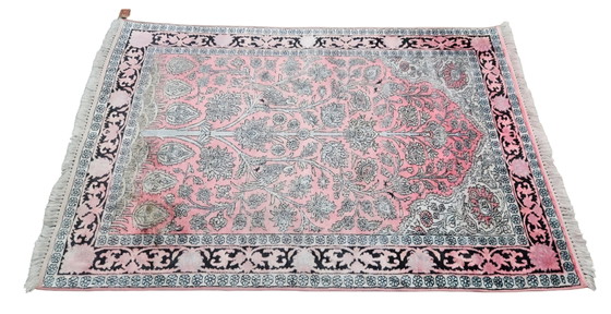 Image 1 of Handgeknüpfter orientalischer Seidenteppich aus Kaschmir mit rosa Blumenmuster, 125 x 186 cm