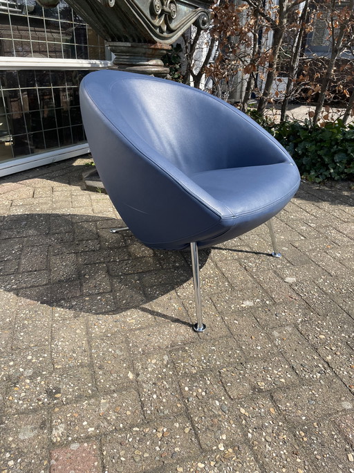 Artifort Hanna loungefauteuil, in kunstleder