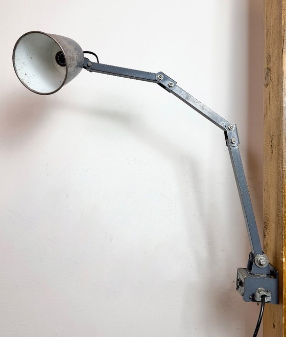Image 1 of Industriële grijze verstelbare wandlamp van Memlite, jaren 60
