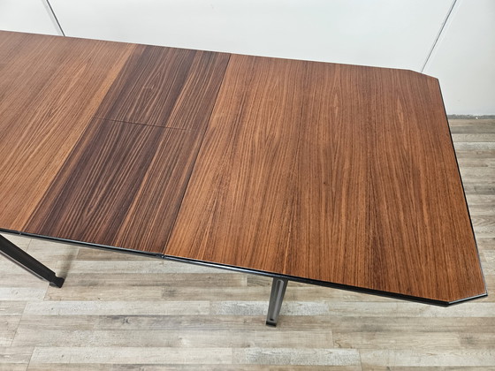 Image 1 of Table de salle à manger à rallonge en noyer des années 70