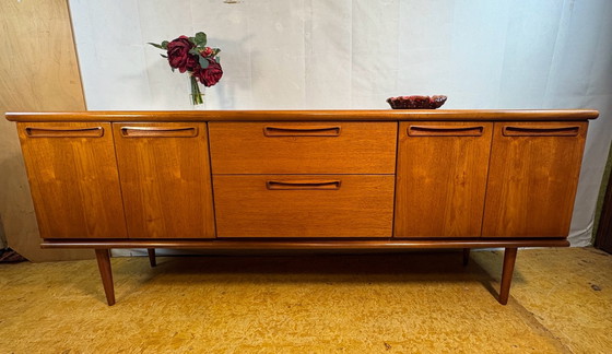 Vintage Meredew Teak Sideboard | 1960s | Mid-Century British Design
A beautifully elegant – Wood (photo 9 of 9)