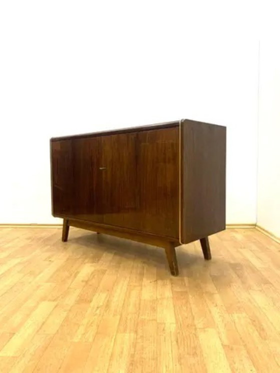 Image 1 of Midden-eeuwse kast van Bohumil Landsman voor Jitona, Tsjechisch ontwerp, jaren 60