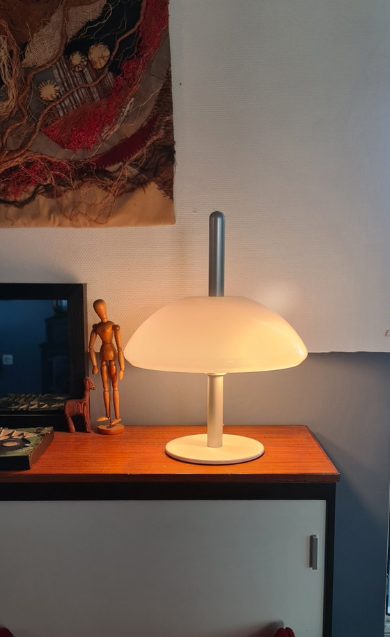 iGuzzini Pilzlampe '70 – Tischlampen, Metal, Plastic (photo 3 of 8)