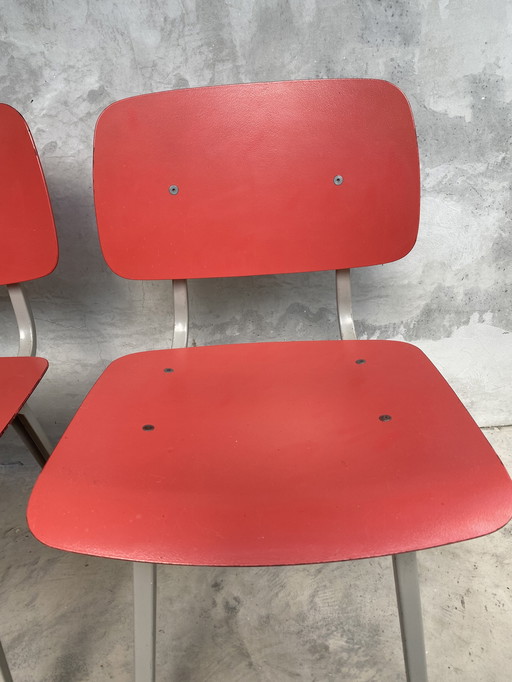 2 chaises rouges Friso Kramer Revolt