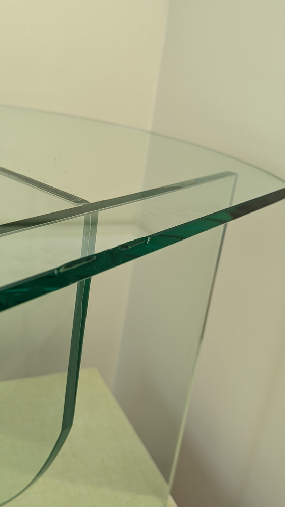 Image 1 of Mesa de centro de cristal geométrica Diseño escultural