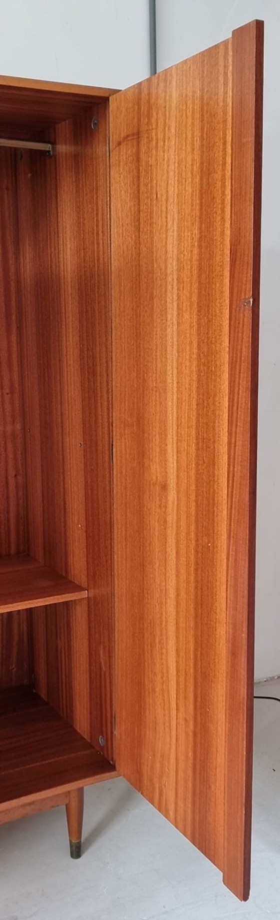 Image 1 of Armario de mediados de siglo