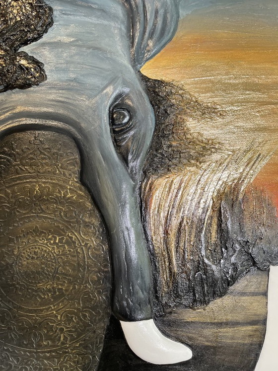 Image 1 of Olifant van de Vrede