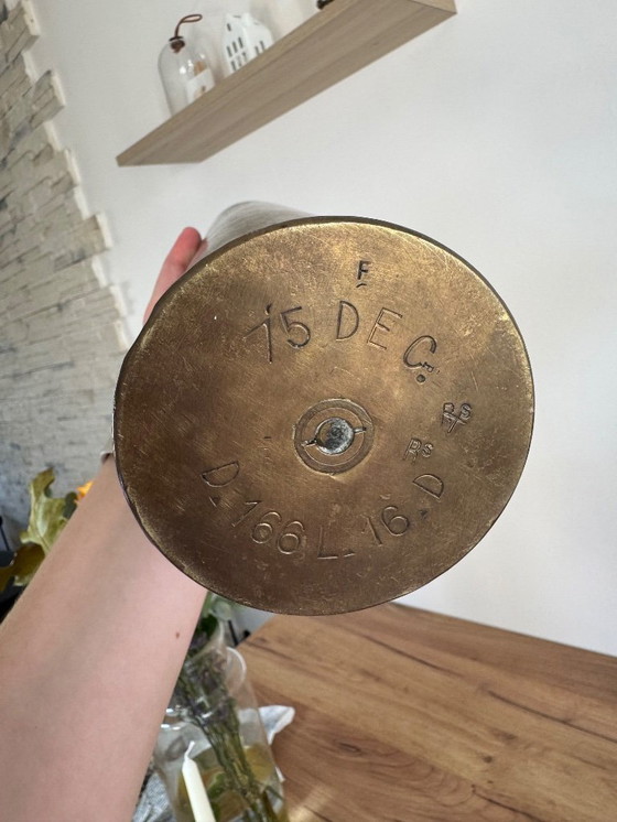 Image 1 of Vintage shell-shaped vase