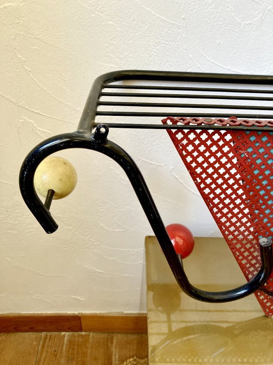 Image 1 of Wandkapstok, jaren 1950, toegeschreven aan Mathieu Matégot