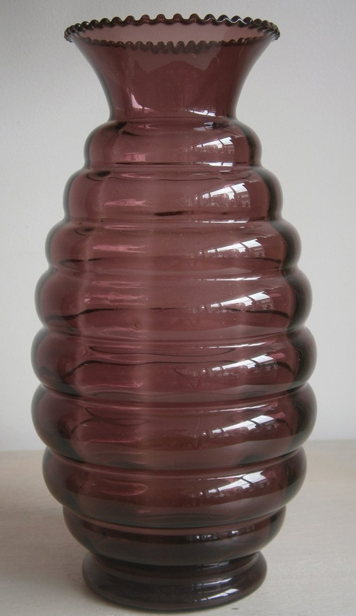 Art Deco Doyen vase, purple glass, 1930s, High 29.5 cmmm