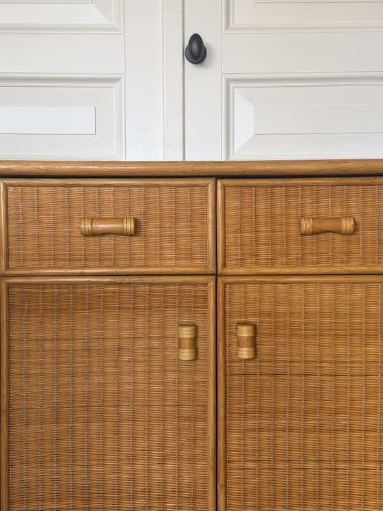 Buffet bas en rotin vintage / petite armoire années 80, Bois, Marron (photo 4 sur 15)