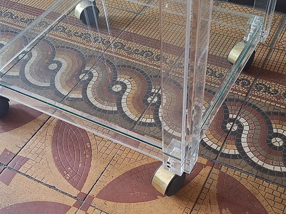 Image 1 of Vintage Italiaanse serveerwagen van plexiglas en glas, 1980