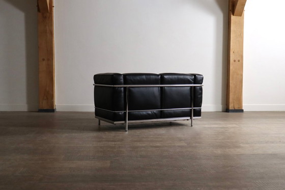 Image 1 of Divano vintage a due posti Cassina LC2 di Charlotte Perriand e Le Corbusier
