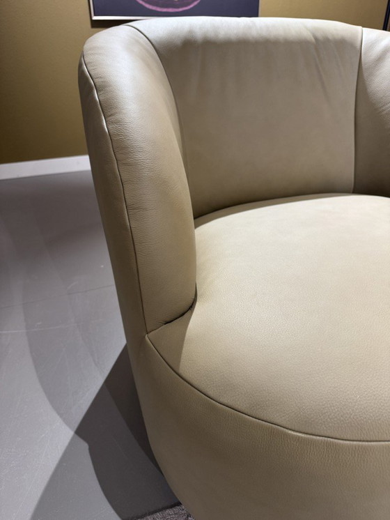 Image 1 of Montel Wave armchair