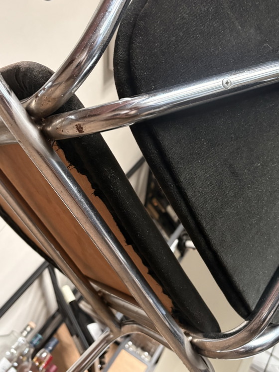 Image 1 of Set di 2 poltrone vintage cromate con rivestimento in velluto nero.