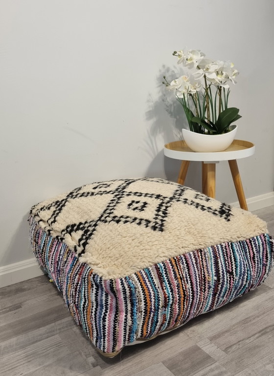 Image 1 of Tabouret marocain vintage, coussin de siège en berbère