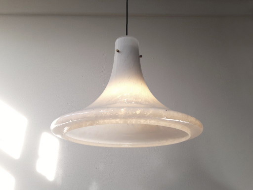 Glashütte Limburg glazen hanglamp model L4234, mondgeblazen streaky hanglamp XXL, jaren 70 glazen lamp