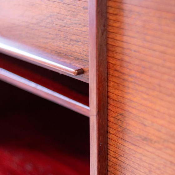 Image 1 of 1 aparador italiano moderno Frattini para Bernini, años 50, con puertas corredizas de madera.