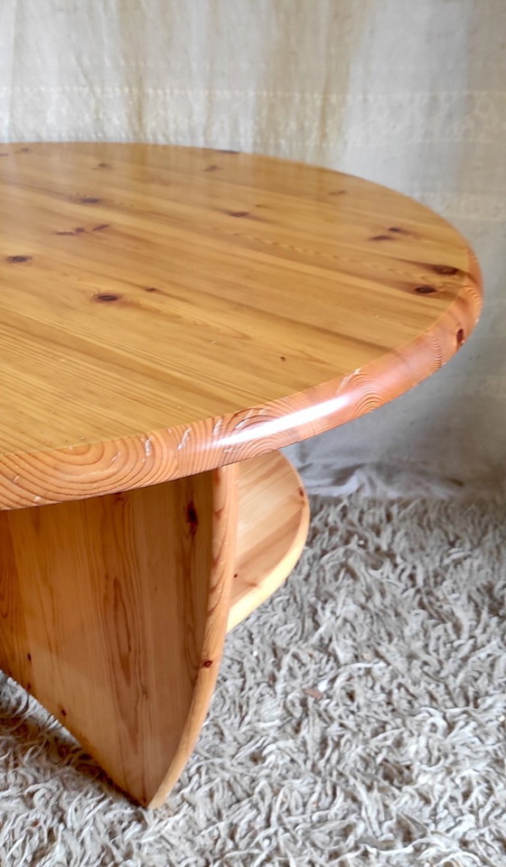 Image 1 of Round coffee table in solid pine - manufacturer BBN (Germany) - 1970s/80s