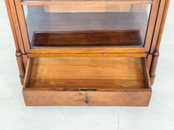 Image 1 of Très belle vitrine Biedermeier, meuble de salon, vers 1880