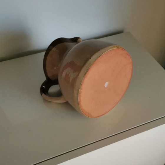 Image 1 of Cruche en argile faite main - signée