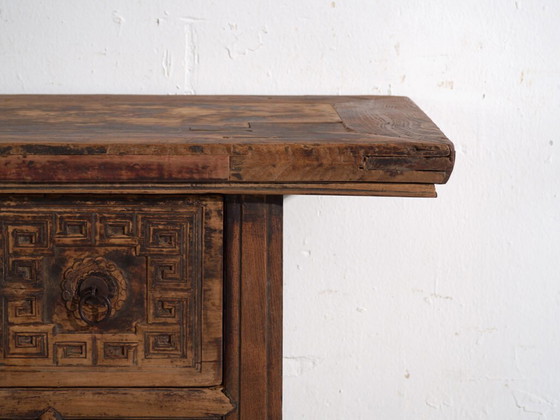 Antiker chinesischer Konsolentisch mit geschnitzten Schubladen – China, um 1900 – Iron (photo 31 of 40)