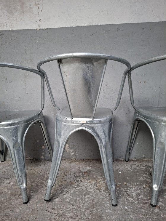 Image 1 of 6 x Tolix A gegalvaniseerd stalen stoelen