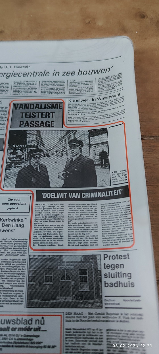 Image 1 of Giornale in ciotola di vetro vintage ORA