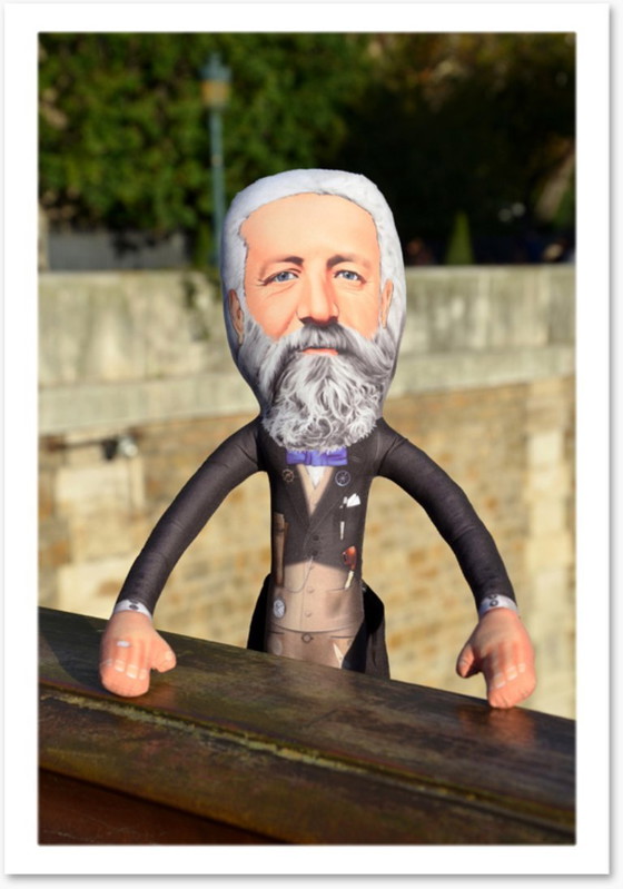 Image 1 of Jules Verne-cadeau | Cadeau voor boekenliefhebbers | Steampunk literaire decoratie | Handgemaakte Jules Verne-kunstpop