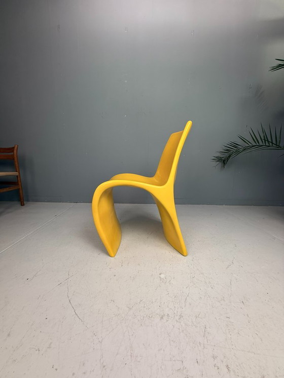 Image 1 of Chaise sculpturale en fibre de verre moulée, Europe, années 1970